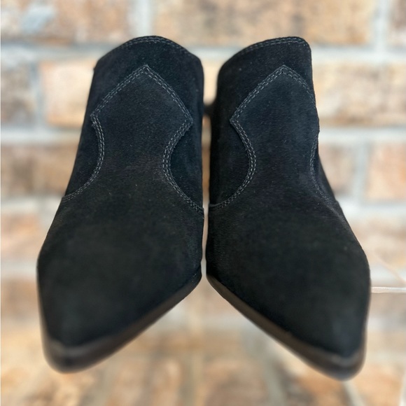 Donald Pliner Vama Stack Heeled Suede Mule - Picture 5 of 11